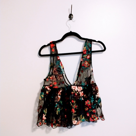 Ecote floral black peplum crop top with v neck, semi sheer with floral embroider - Picture 3 of 6
